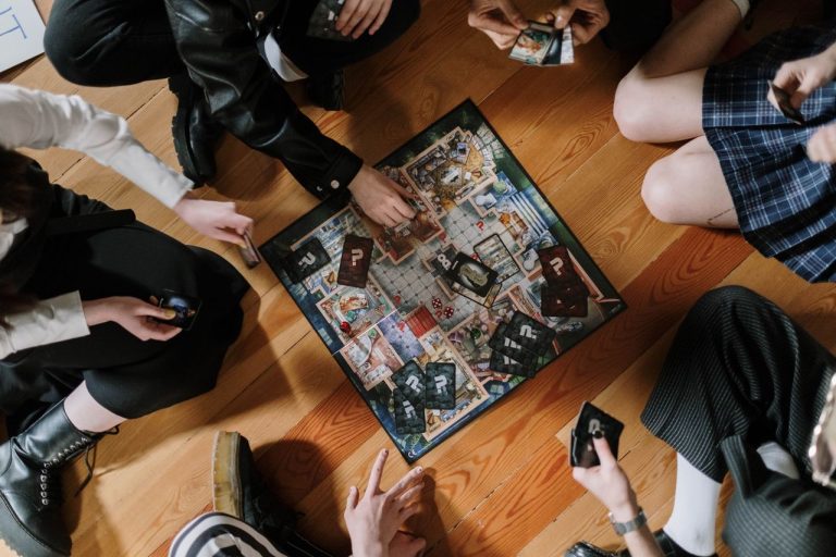 Why Digital Card Game Design Stays Familiar Even as Technology Changes